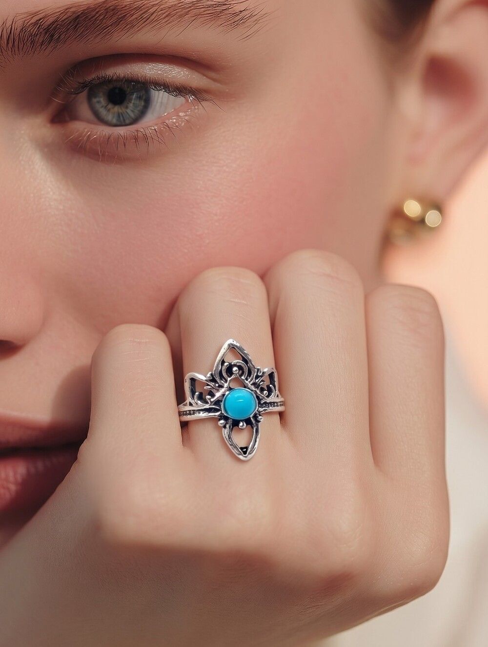 Turquoise Fleur de Lis Ring Silver Boho Western Gothic Statement Ring Size 4.5